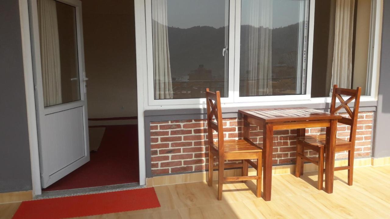 Beli Guest House Покхара Экстерьер фото